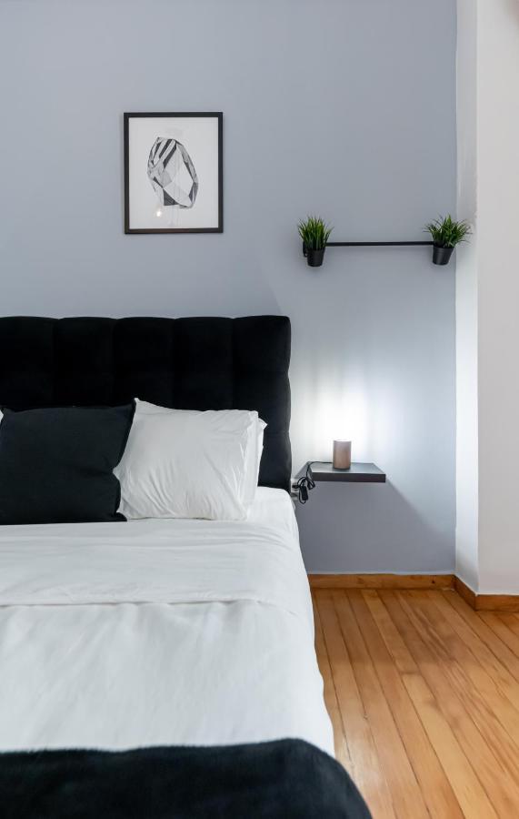 Couple Getaway With Queen Bed Apartment Athens Luaran gambar