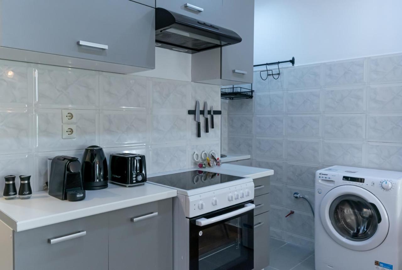 Couple Getaway With Queen Bed Apartment Athens Luaran gambar
